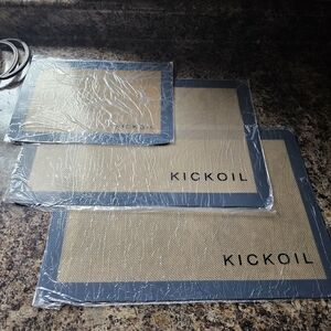 Kickoil Silicone Baking Mats Set